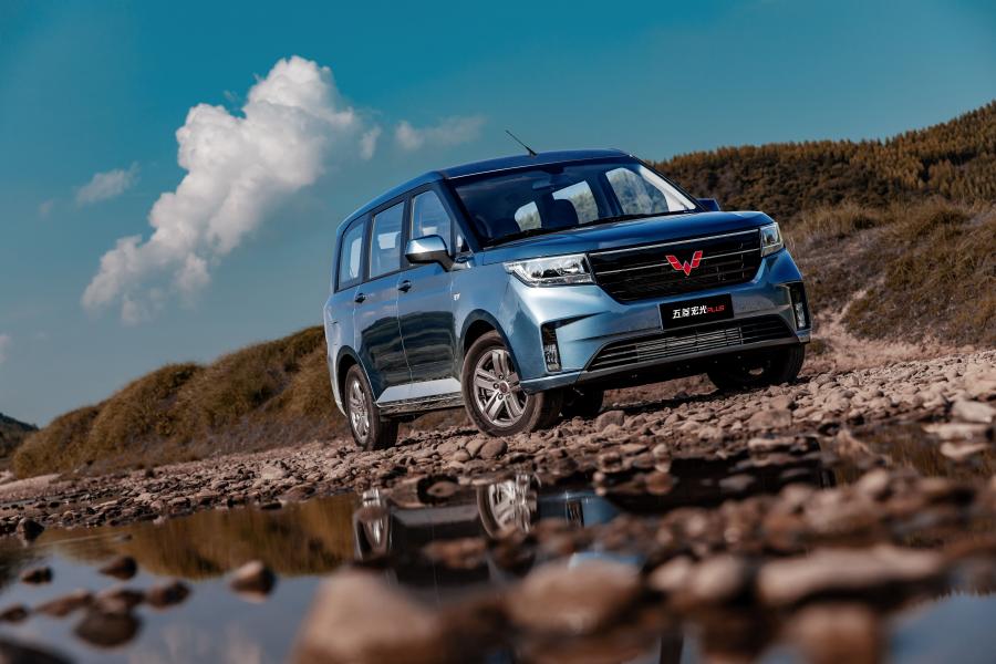  WuLing Hongguang Plus 2019 года  (фото 36 из 49)